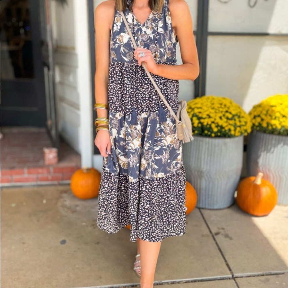 NWT tiered Dress | L